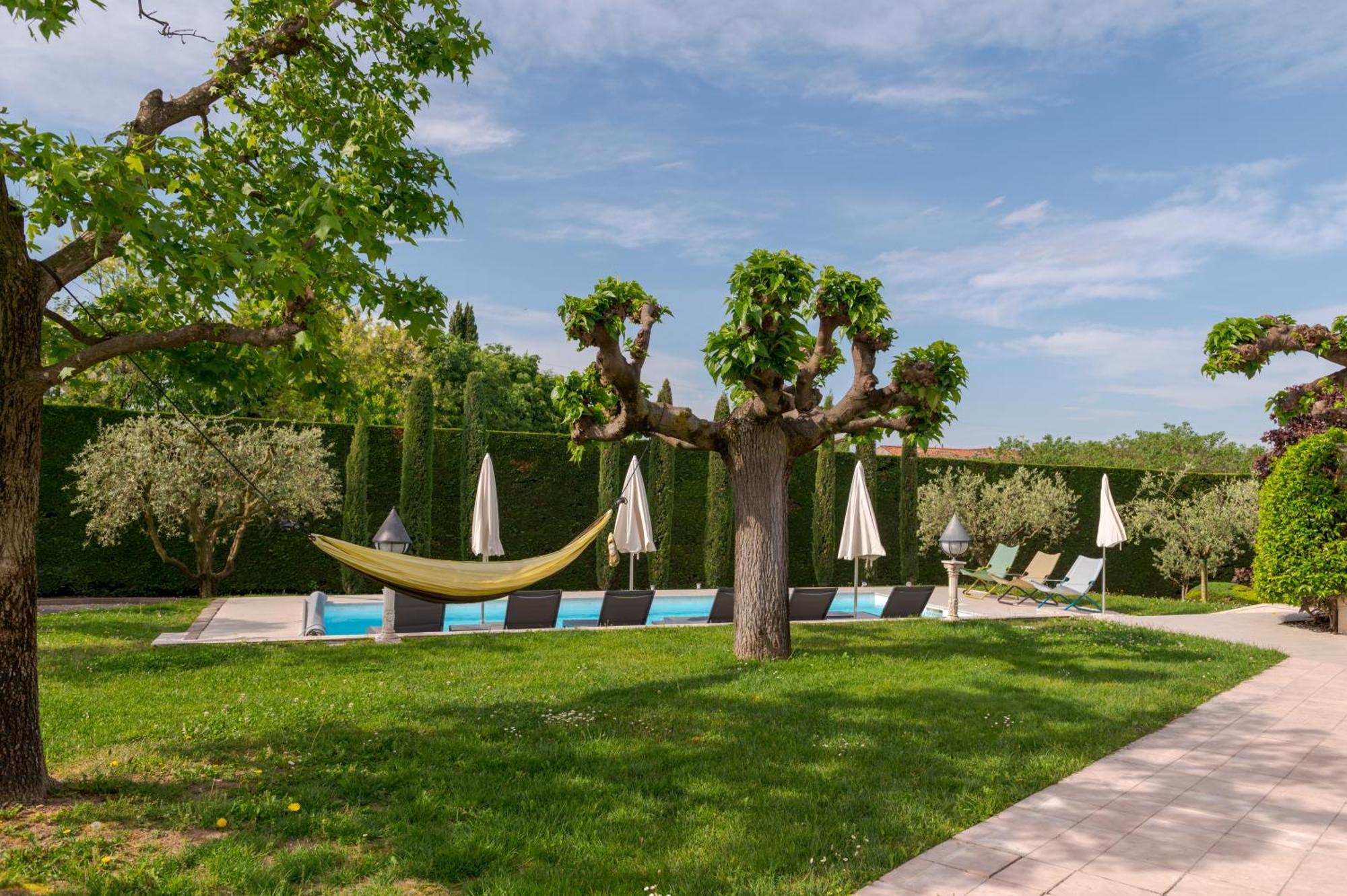Villa Carini With 3000 Mq Garden & Heated Pool كاستلْنْيوفو ديل غارد المظهر الخارجي الصورة
