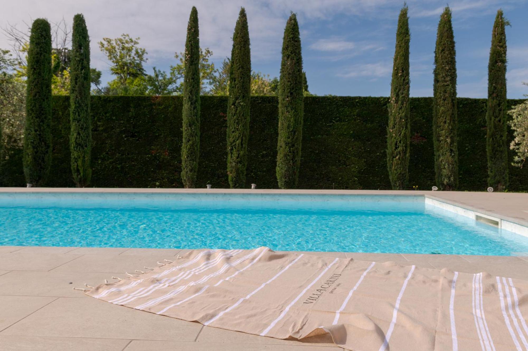 Villa Carini With 3000 Mq Garden & Heated Pool كاستلْنْيوفو ديل غارد المظهر الخارجي الصورة