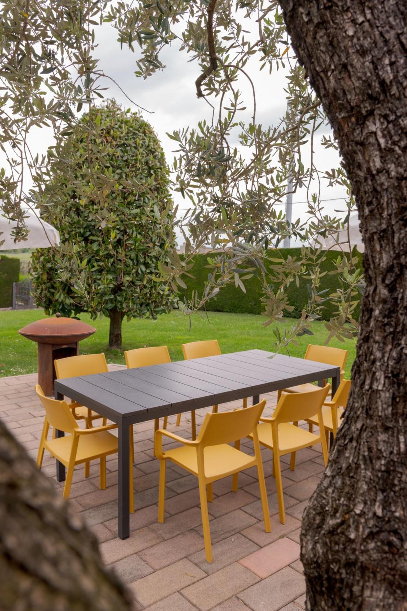 Villa Carini With 3000 Mq Garden & Heated Pool كاستلْنْيوفو ديل غارد المظهر الخارجي الصورة