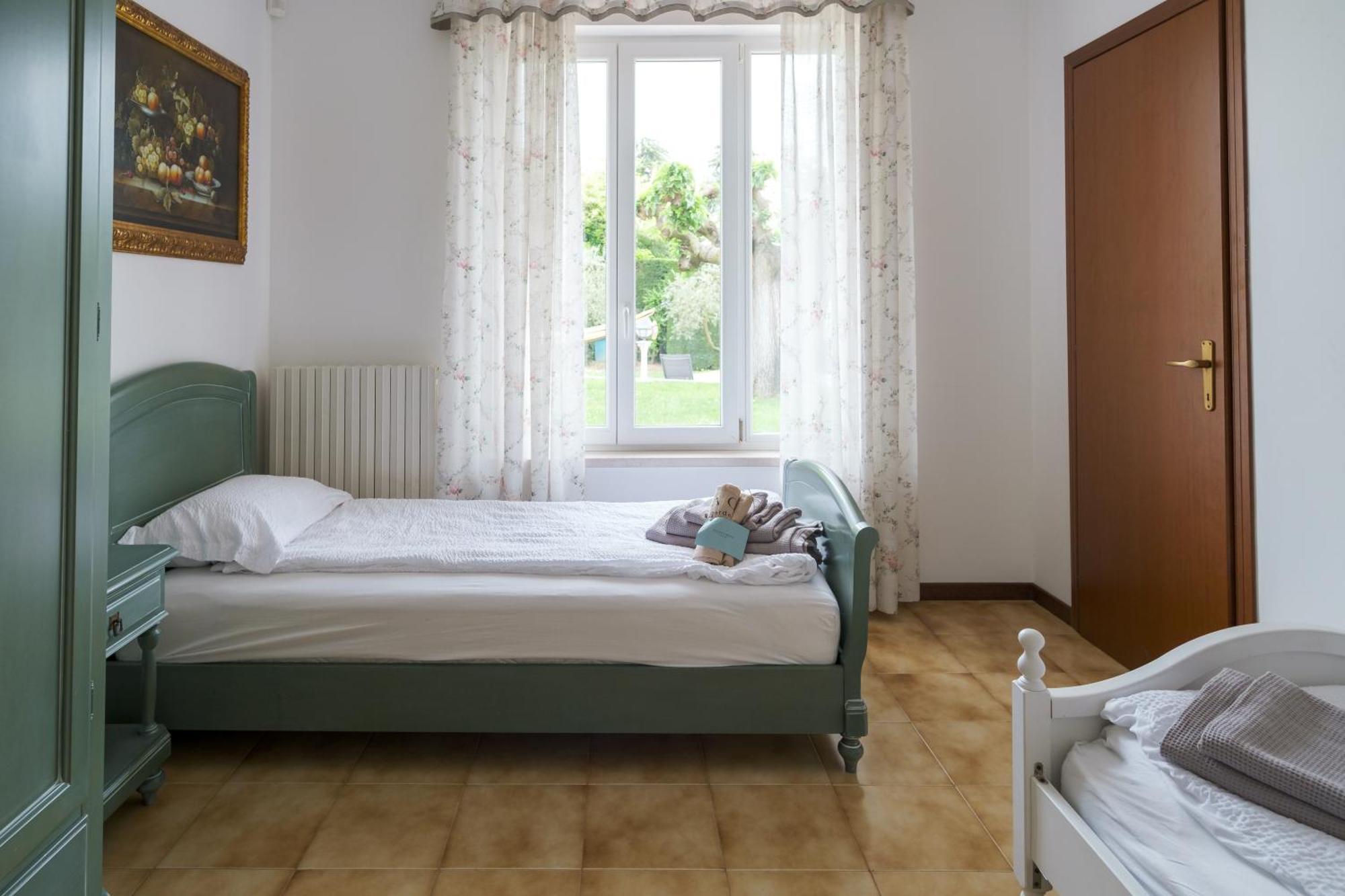 Villa Carini With 3000 Mq Garden & Heated Pool كاستلْنْيوفو ديل غارد المظهر الخارجي الصورة
