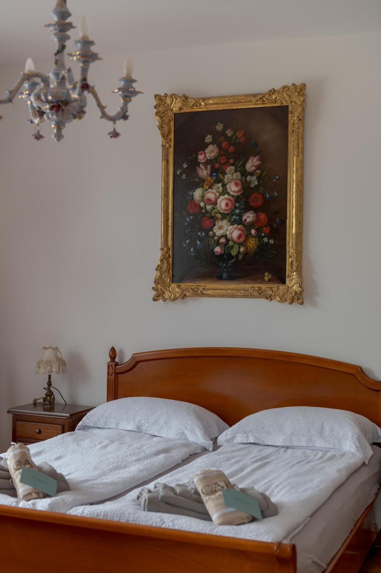 Villa Carini With 3000 Mq Garden & Heated Pool كاستلْنْيوفو ديل غارد المظهر الخارجي الصورة